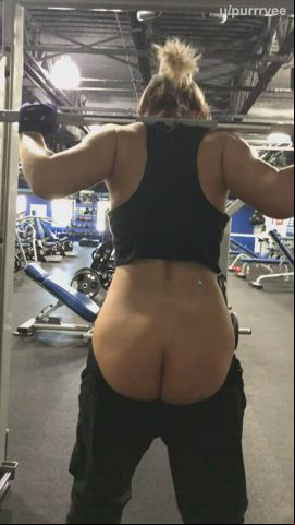 Amateur behind blondy Exhibitionism Exhibitionist Exposed Flashing Gym Public Porn GIF