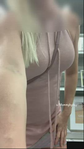 Amateur blondy Flashing MILF old Mom Public r/HoldTheMoan Porn GIF